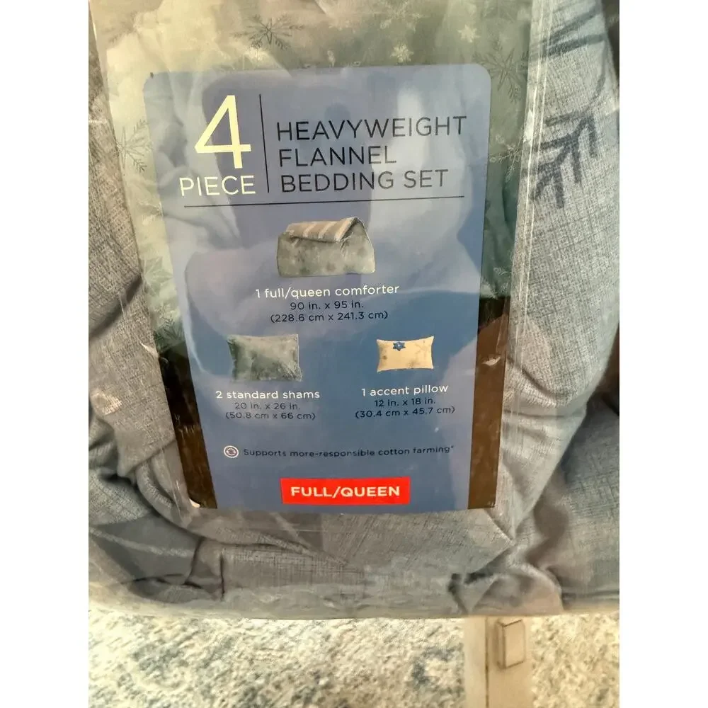Cuddl Duds Snowflakes Flannel Heavyweight Comforter 4PC Set Full/ Queen